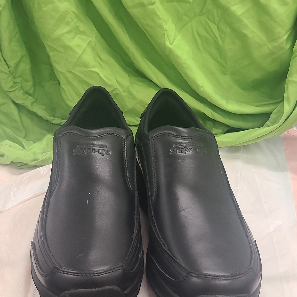 Men's Black Slip-On Shoes 76950 10.5 Shape Ups Skechers